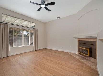 9052 Pembridge Dr, Elk Grove, CA 95624 Photo