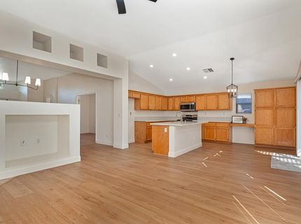 9052 Pembridge Dr, Elk Grove, CA 95624 Photo