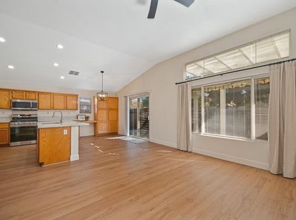 9052 Pembridge Dr, Elk Grove, CA 95624 Photo