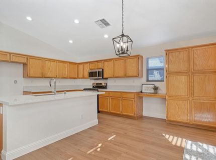 9052 Pembridge Dr, Elk Grove, CA 95624 Photo