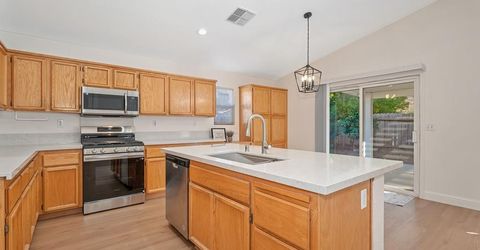 9052 Pembridge Dr, Elk Grove, CA 95624 Photo