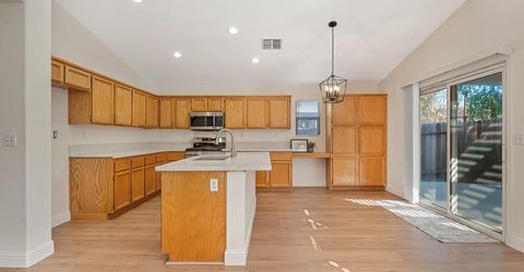 9052 Pembridge Dr, Elk Grove, CA 95624 Photo