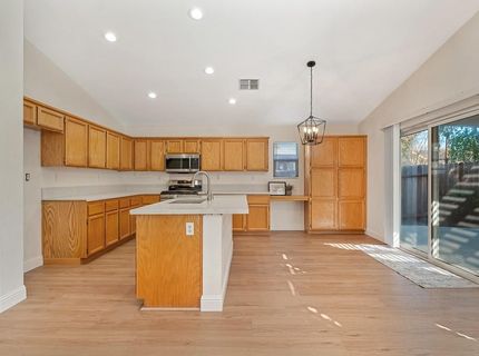 9052 Pembridge Dr, Elk Grove, CA 95624 Photo