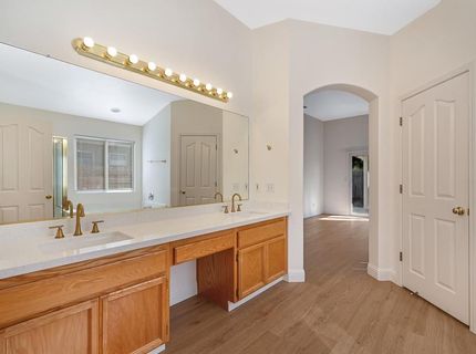 9052 Pembridge Dr, Elk Grove, CA 95624 Photo