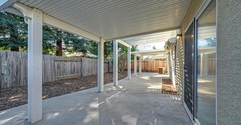 9052 Pembridge Dr, Elk Grove, CA 95624 Photo