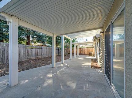 9052 Pembridge Dr, Elk Grove, CA 95624 Photo