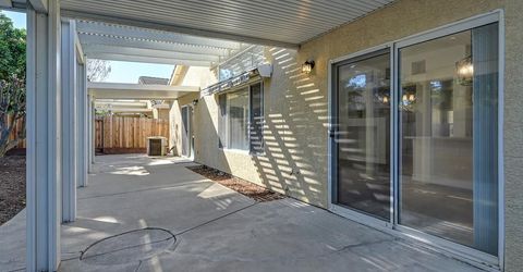 9052 Pembridge Dr, Elk Grove, CA 95624 Photo