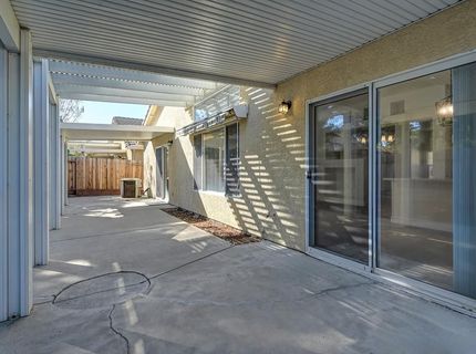 9052 Pembridge Dr, Elk Grove, CA 95624 Photo