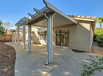 9052 Pembridge Dr, Elk Grove, CA 95624 Photo