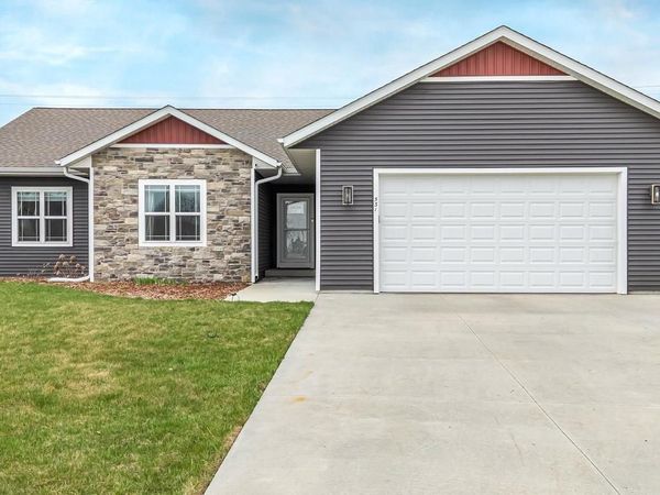 531 S SILVER FOX DRIVE, Kewaskum, WI 53040