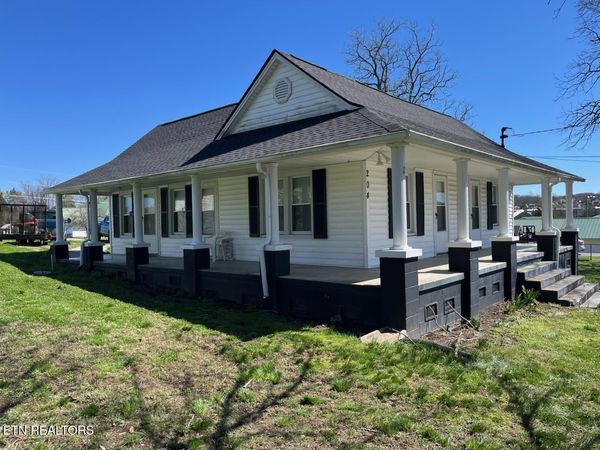 204 Queener St, Jacksboro, TN 37757