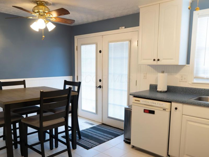 4426 Hickory Wood Drive, Columbus, OH 43228 Photo 10