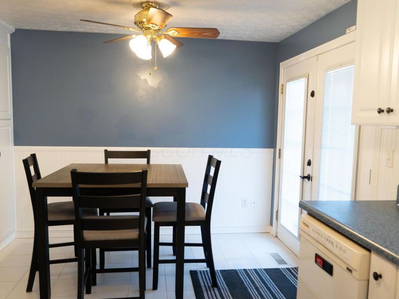 4426 Hickory Wood Drive, Columbus, OH 43228 Photo 11