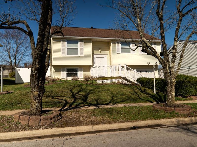 4426 Hickory Wood Drive, Columbus, OH 43228 Photo 2