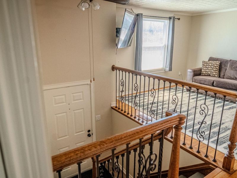 4426 Hickory Wood Drive, Columbus, OH 43228 Photo 5