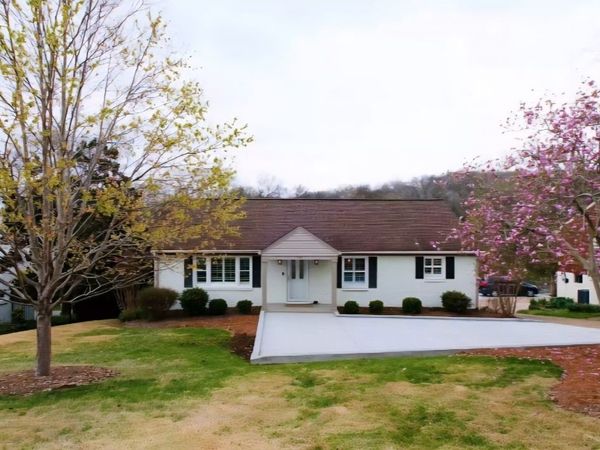 830 Hillwood Blvd , Nashville, TN 37209