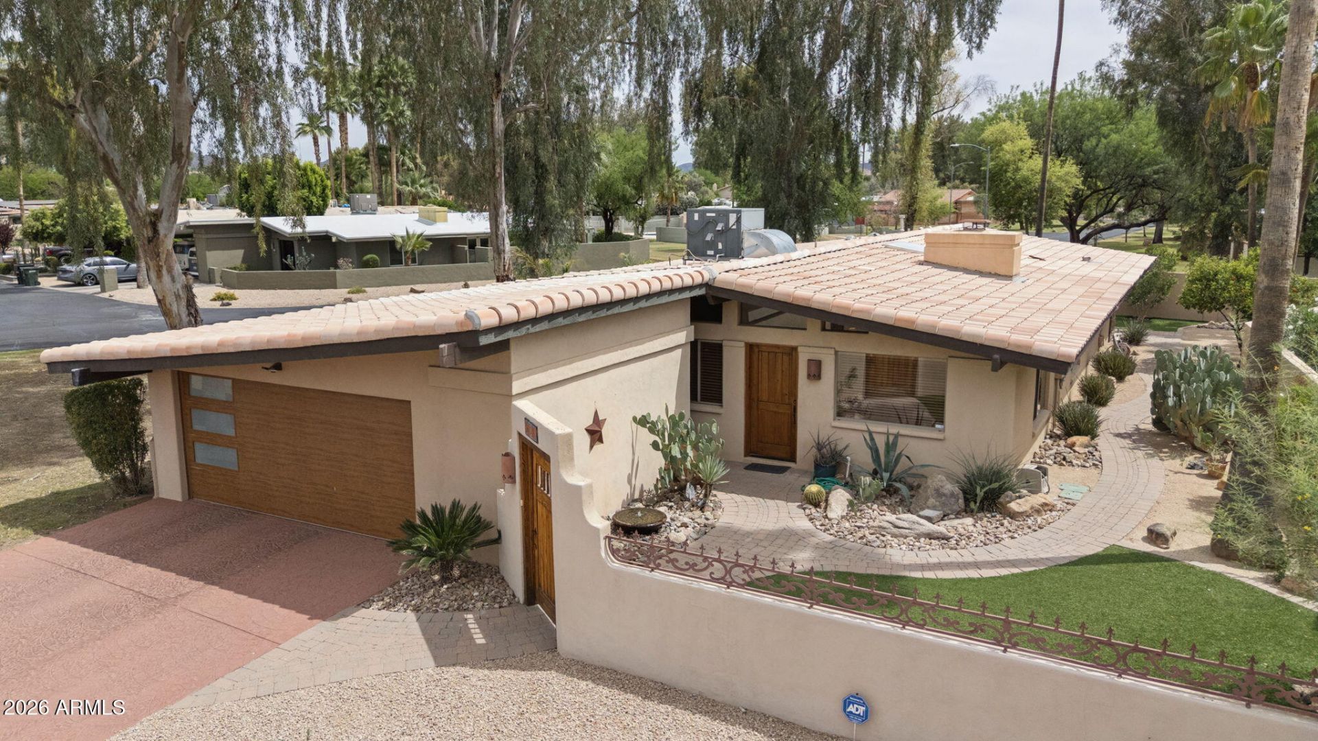 601 W Gibraltar Lane, Phoenix, AZ 85023 Main Photo