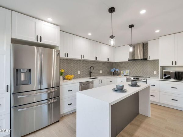 8055 E THOMAS Road, Unit E117, Scottsdale, AZ 85251