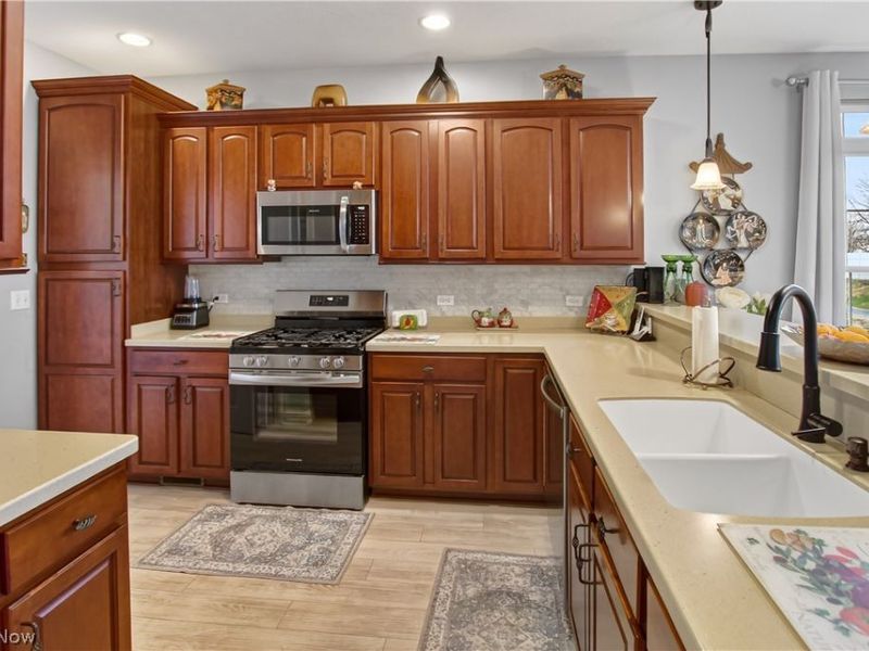 5121 Shepherds Glen, Willoughby, OH 44094 Photo 10