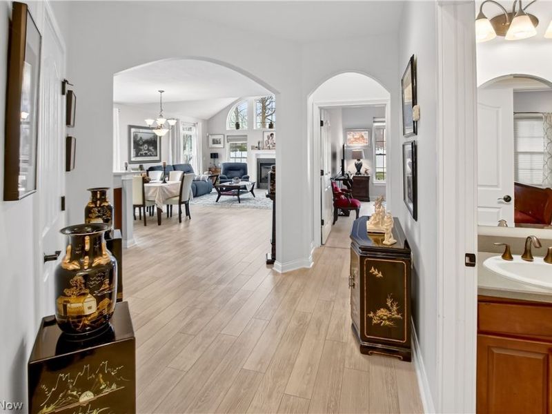 5121 Shepherds Glen, Willoughby, OH 44094 Photo 4