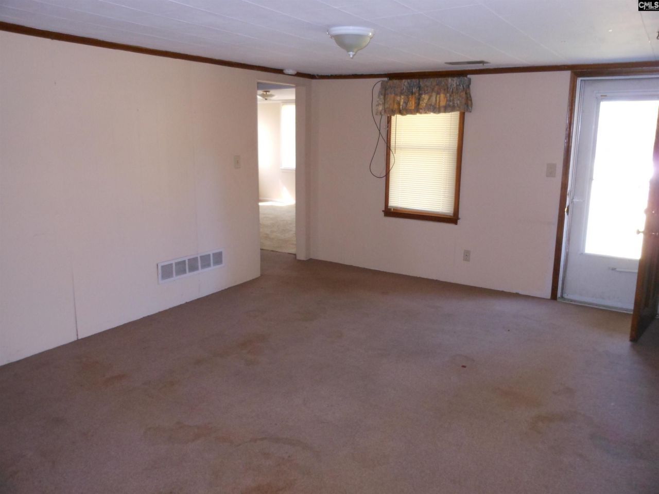 723 Laurel Road Photo 8