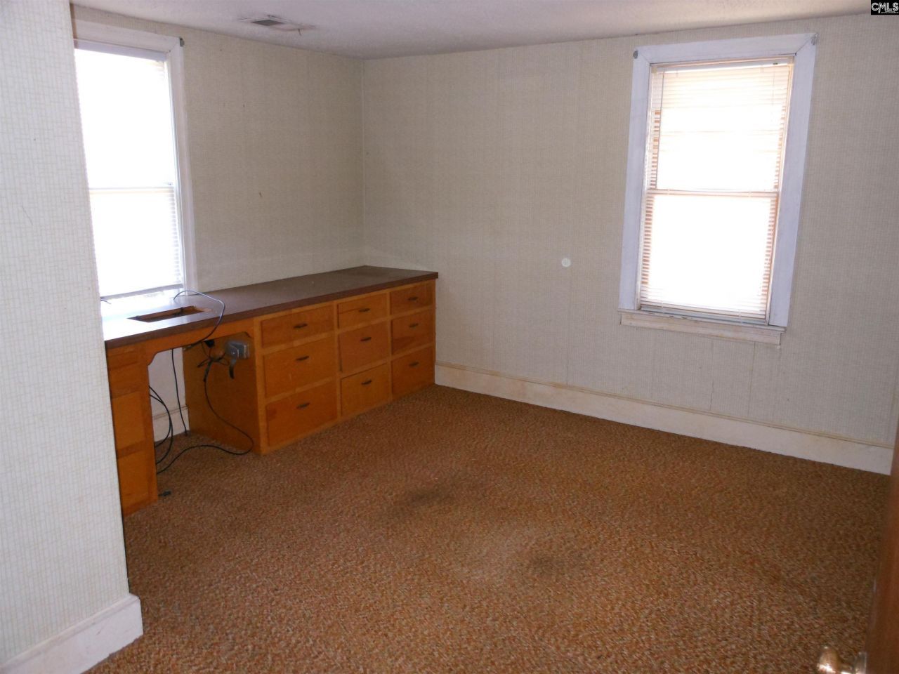 723 Laurel Road Photo 9