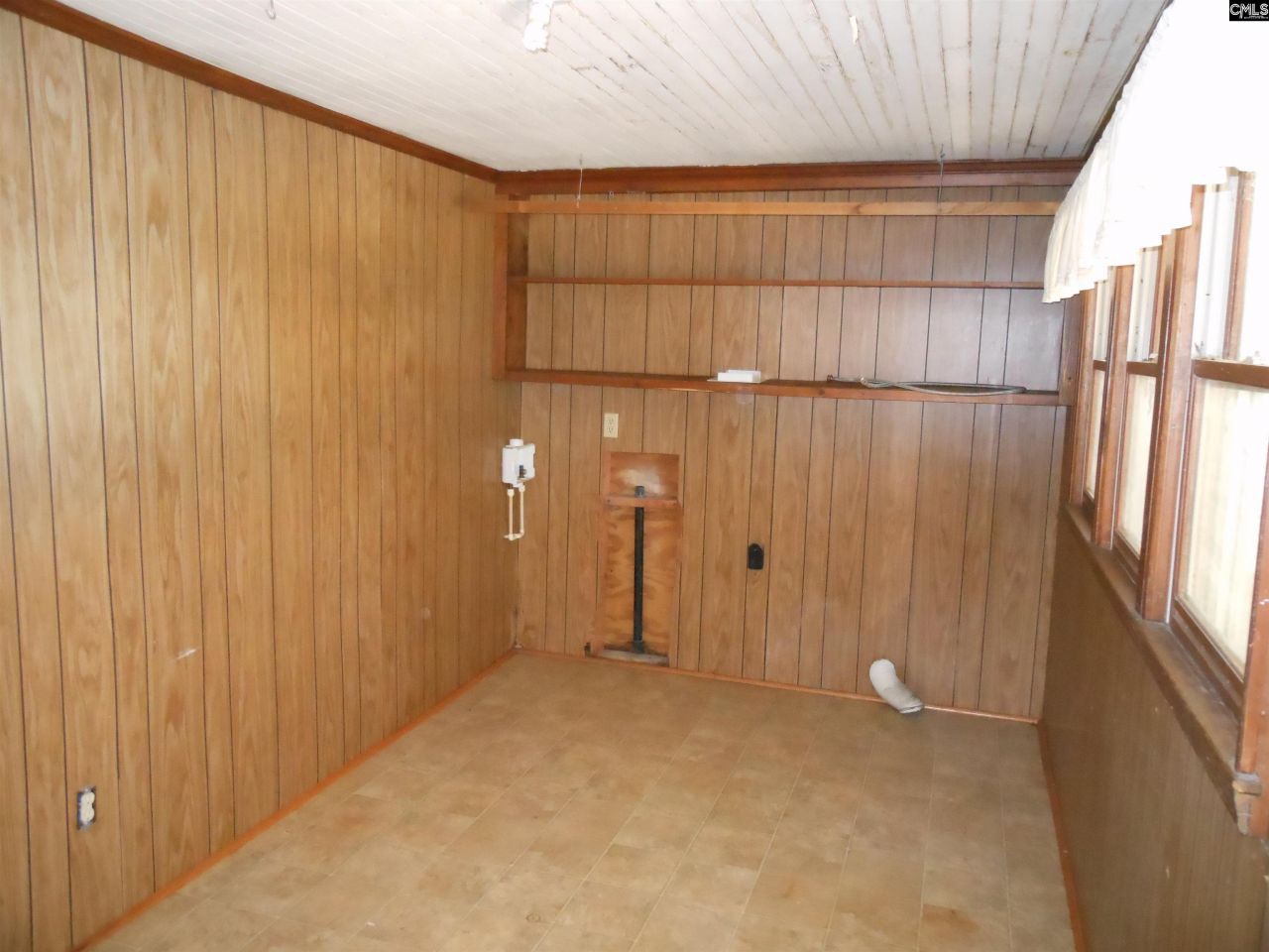 723 Laurel Road Photo 4