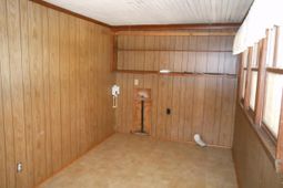 723 Laurel Road photo 4