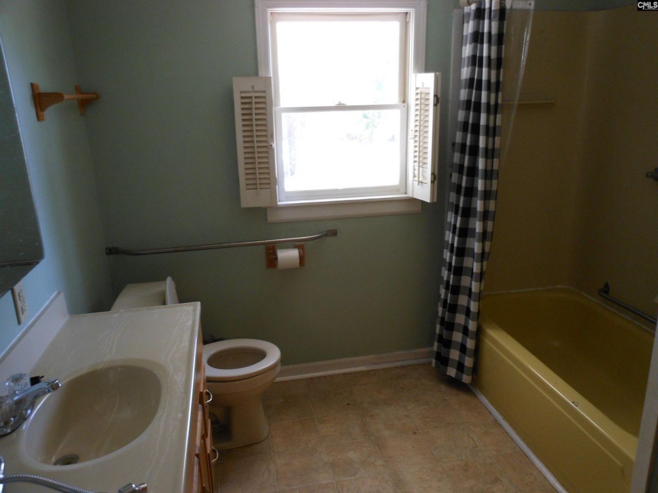 723 Laurel Road Photo 5