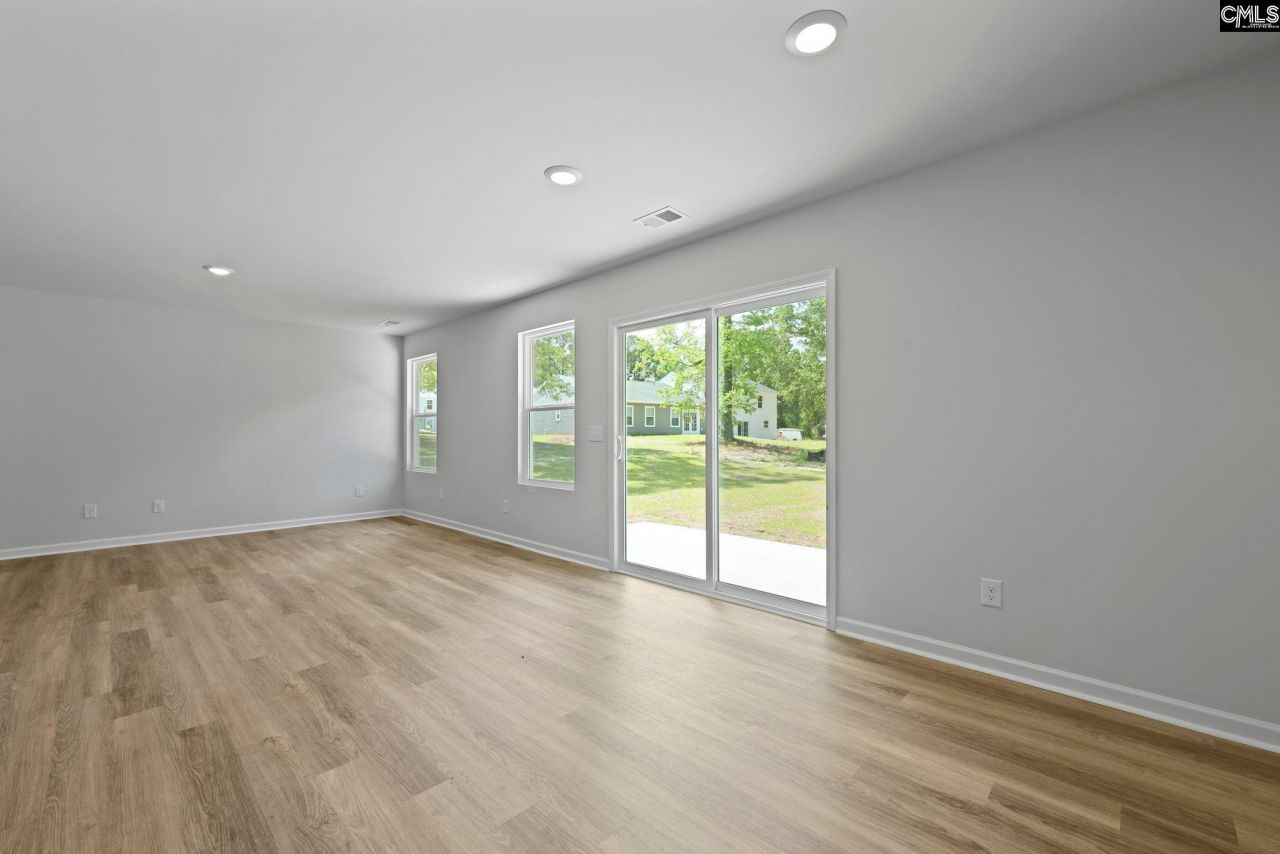 306 Paratrooper Lane Photo 24