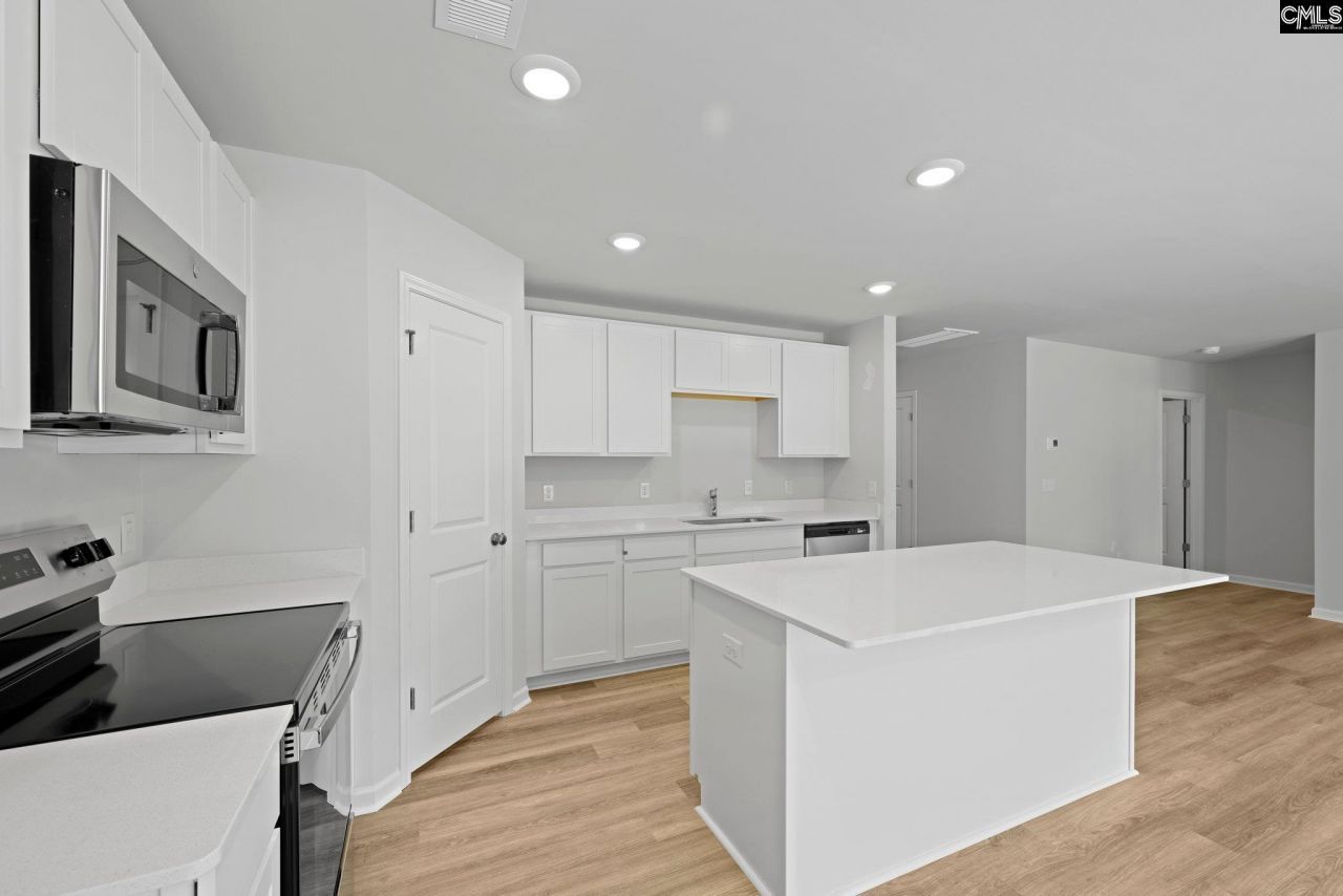 306 Paratrooper Lane Photo 7