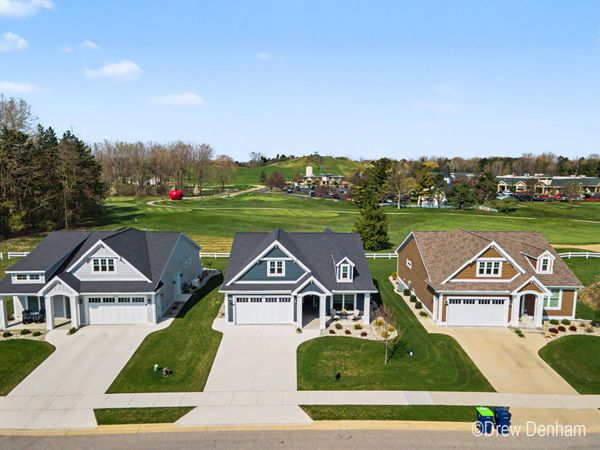 4219 Village Green Drive, Freeland, MI 48623