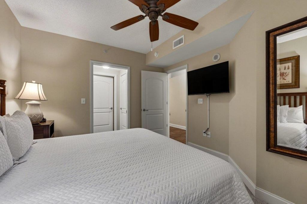 100 N Beach Blvd. Photo 16