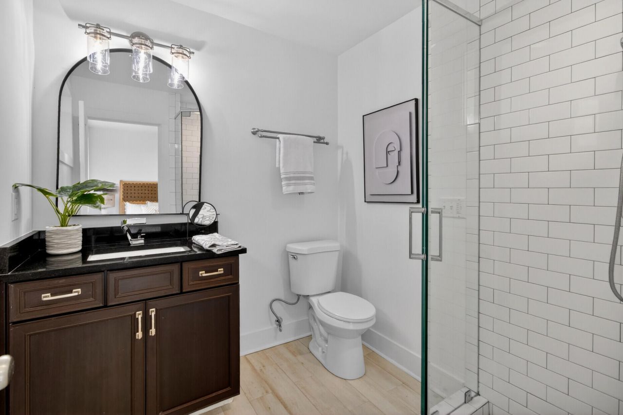 1949 Swift Avenue Photo 5