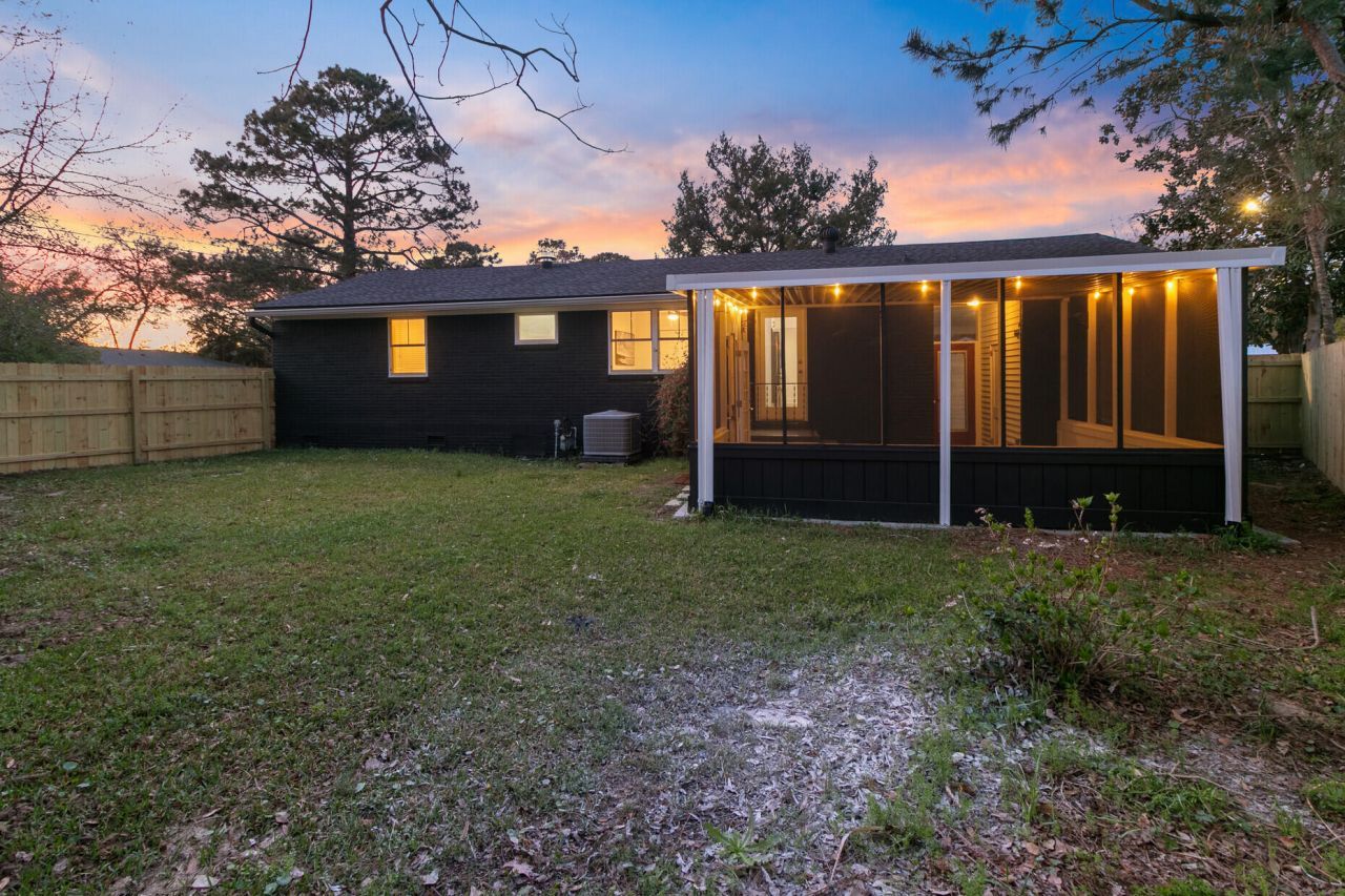 1949 Swift Avenue Photo 9