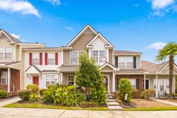 131 Hornby Circle photo 4