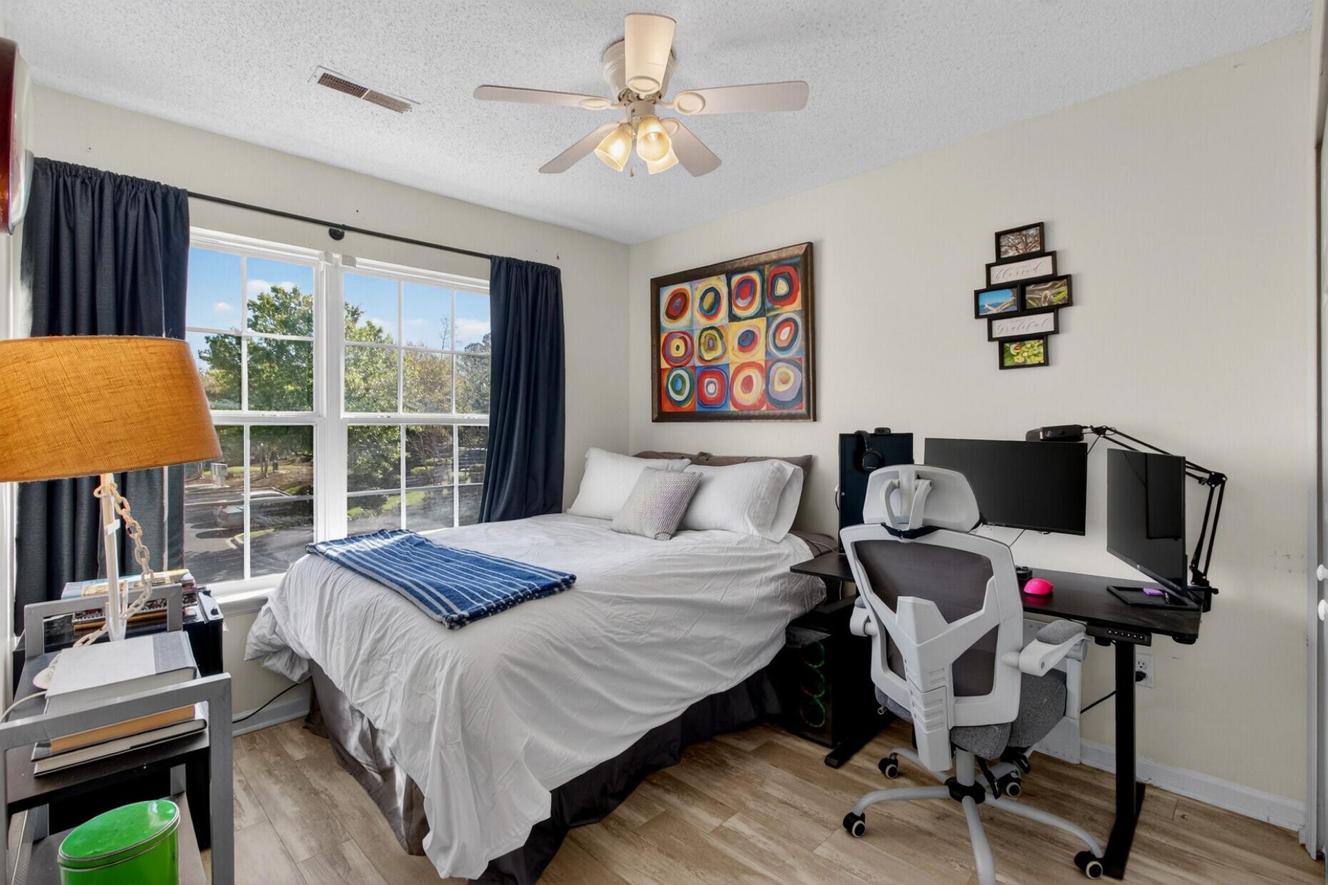 131 Hornby Circle Photo 30