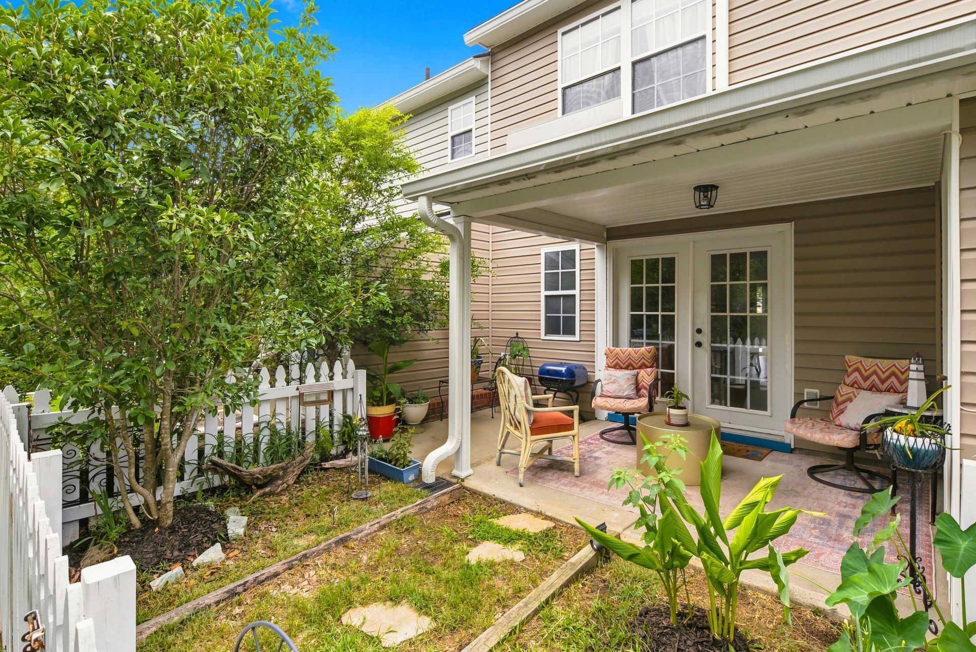 131 Hornby Circle Photo 34