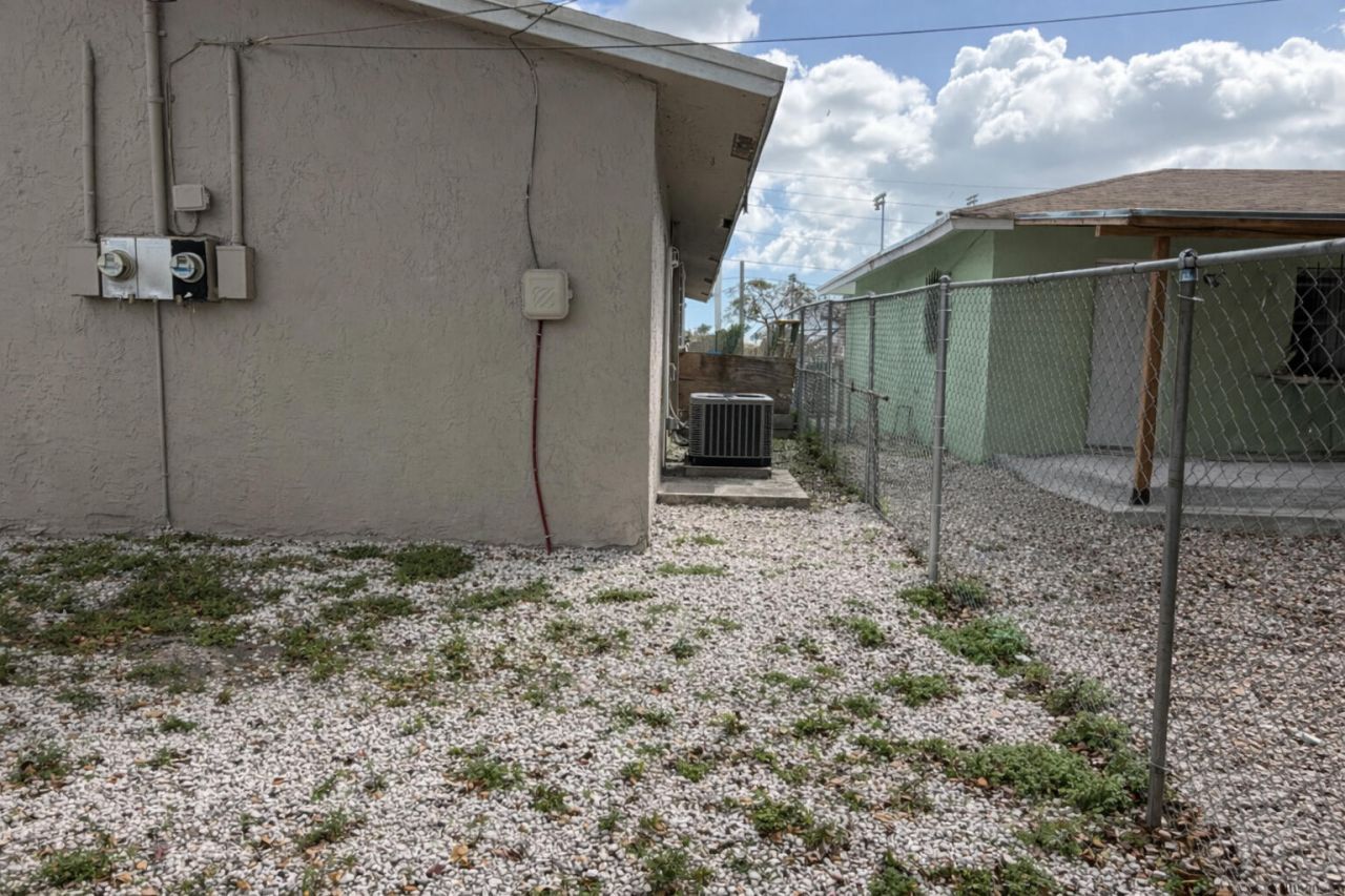 1275 NW 27th Avenue, Unit 1-2, Fort Lauderdale, FL 33311 Photo