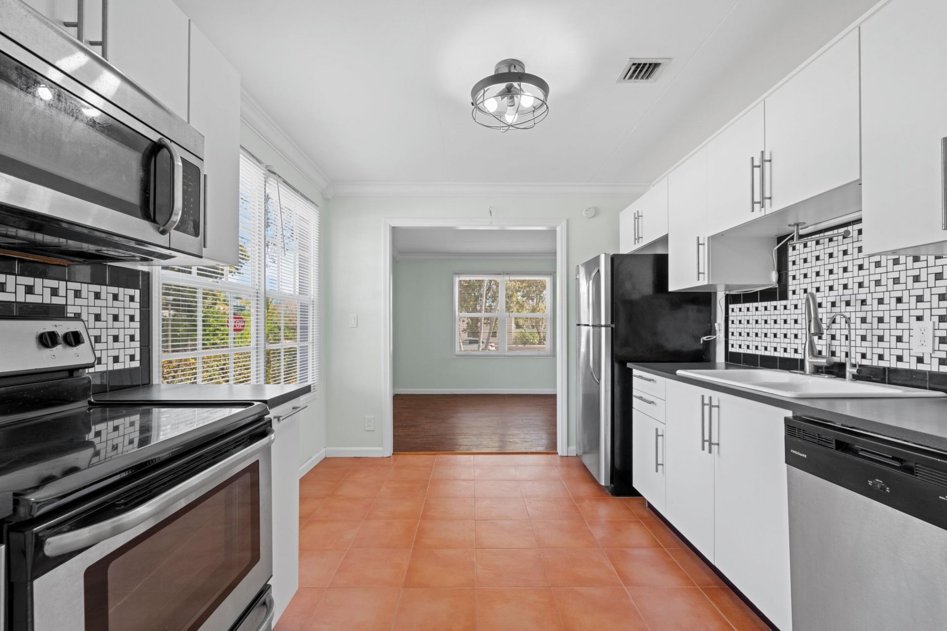 5901 Garden Avenue, West Palm Beach, FL 33405 Photo