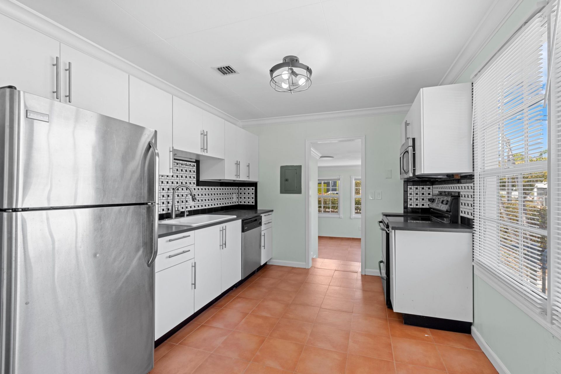 5901 Garden Avenue, West Palm Beach, FL 33405 Photo