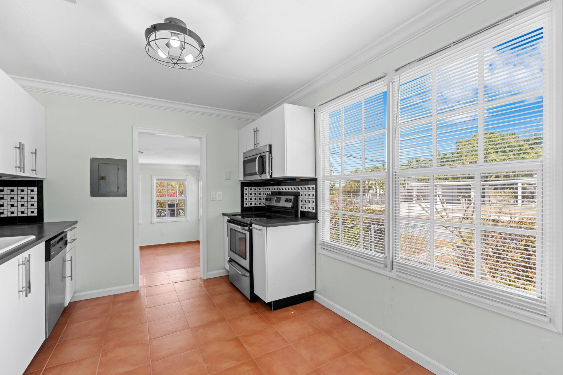 5901 Garden Avenue, West Palm Beach, FL 33405 Photo