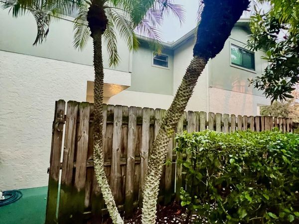 4320 Lilac Street, Unit 2c, Palm Beach Gardens, FL 33410