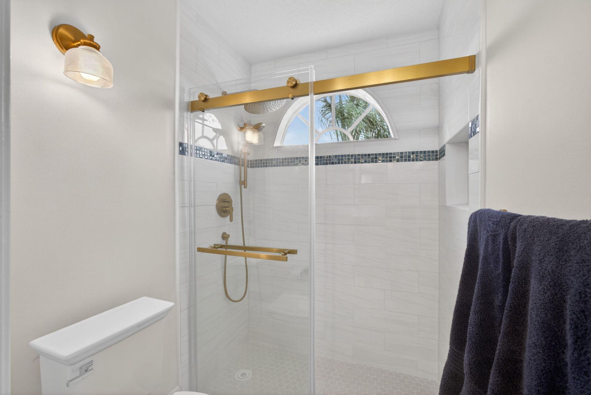 44 Uno Lago Drive, North Palm Beach, FL 33408 Photo