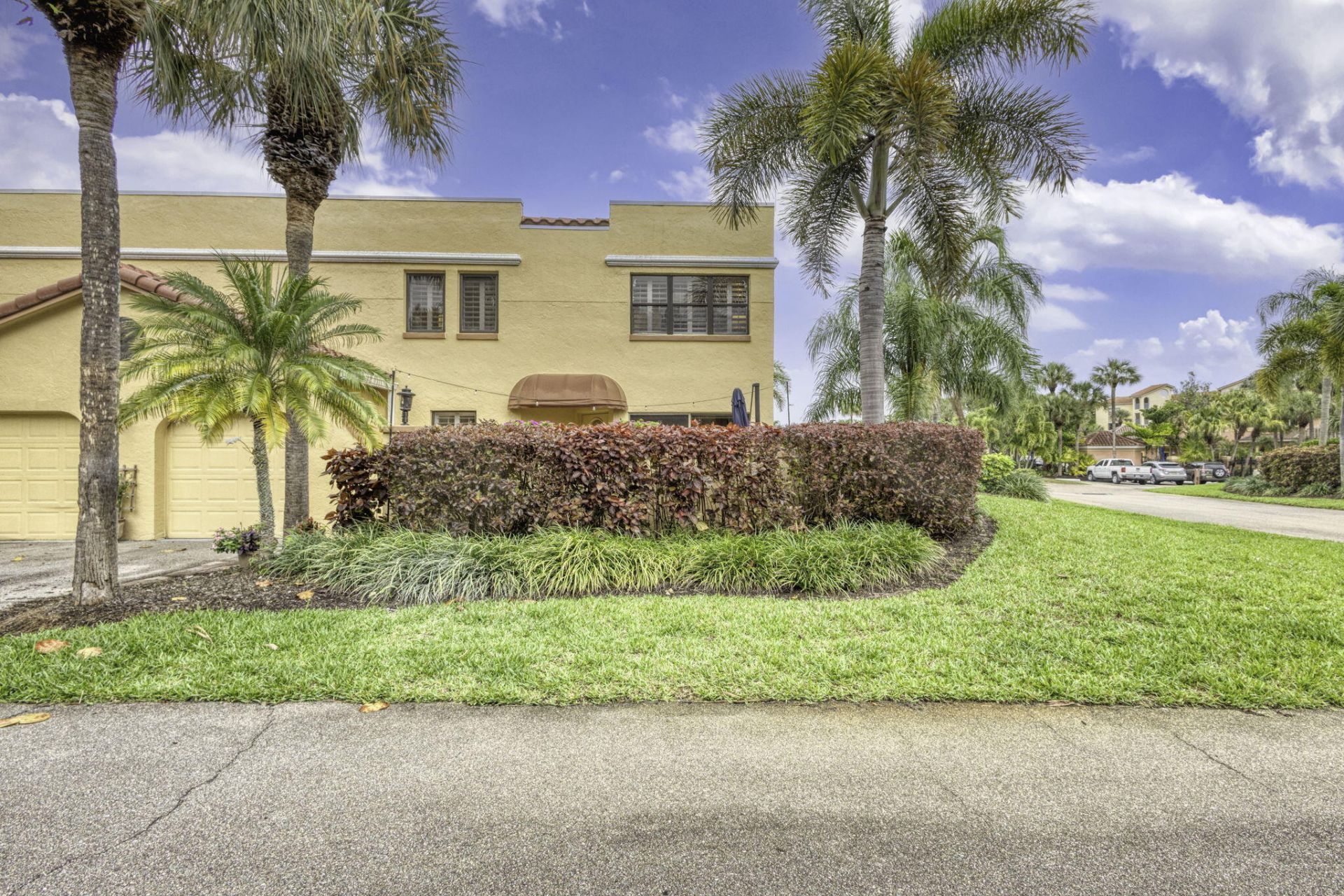 44 Uno Lago Drive, North Palm Beach, FL 33408 Photo