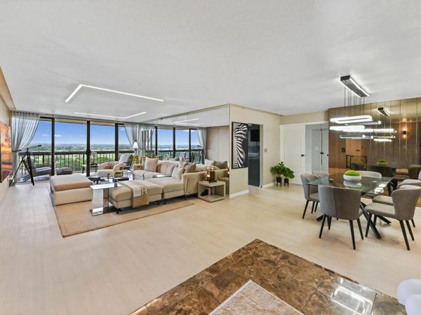 1900 Consulate Place, Unit 1205, West Palm Beach, FL 33401