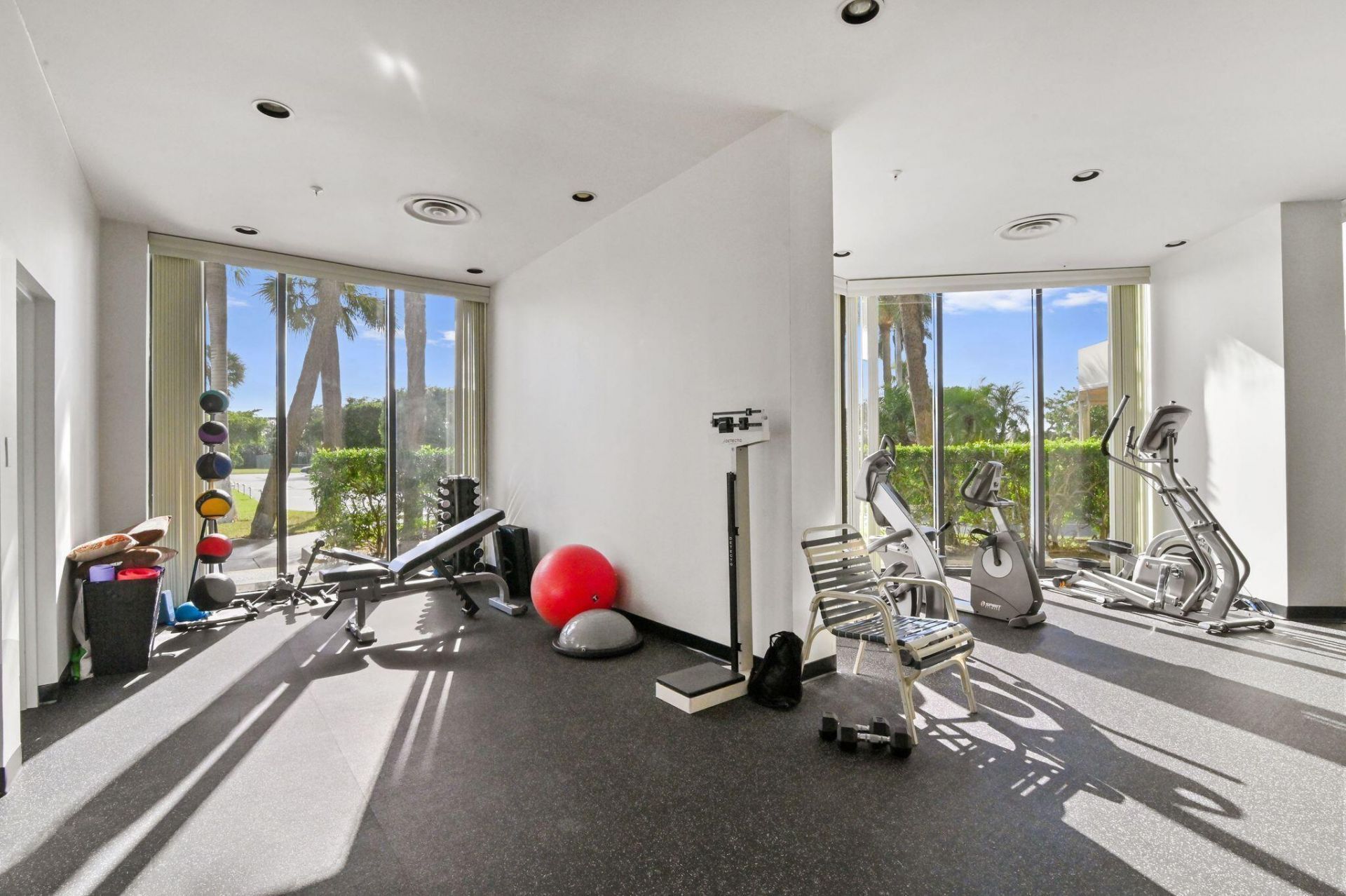 1900 Consulate Place, Unit 1205, West Palm Beach, FL 33401 Photo
