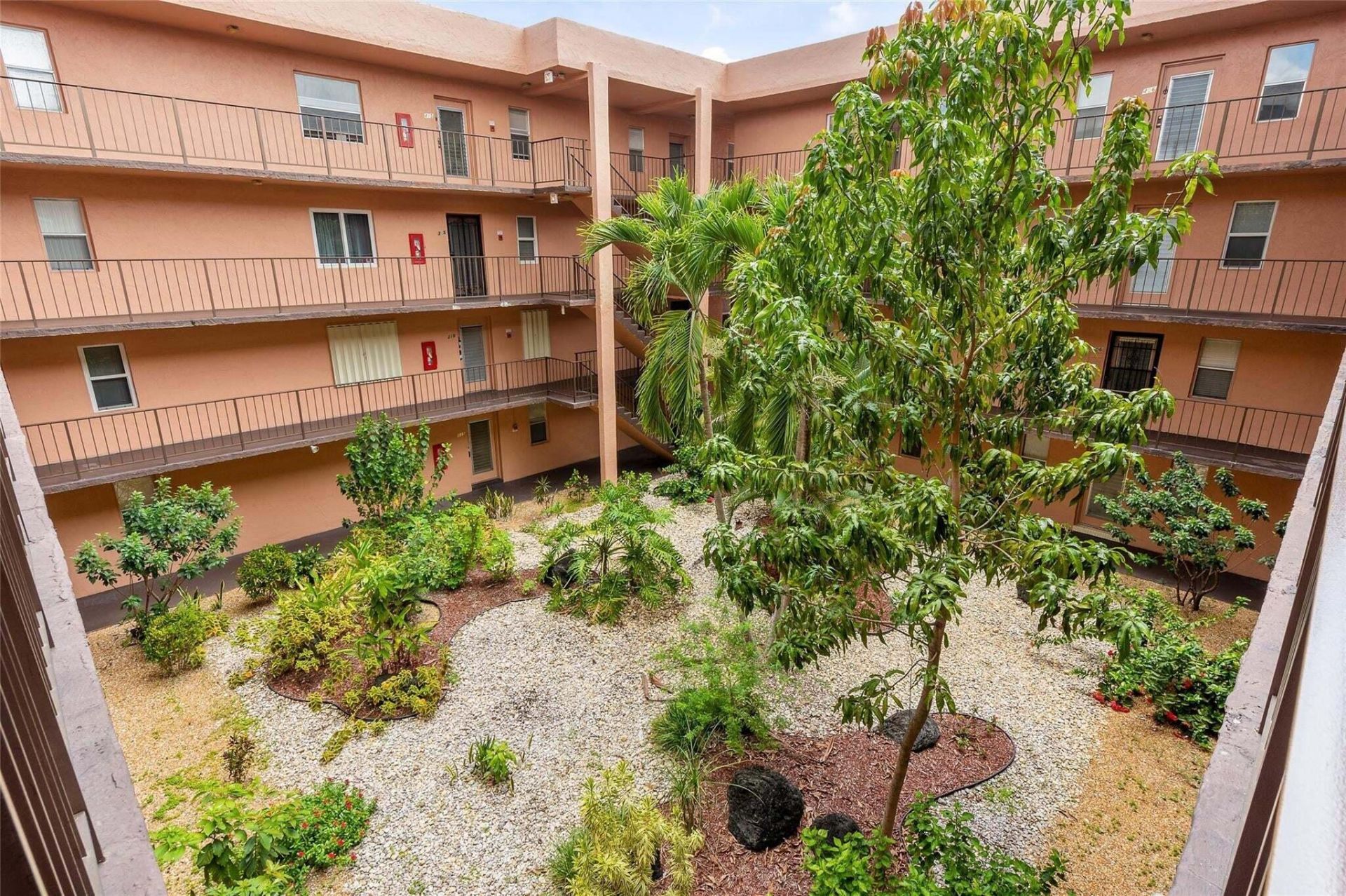 2841 Somerset Drive, Unit 311, Lauderdale Lakes, FL 33311 Photo