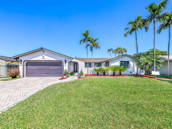 13951 SW 109th St , Miami, FL 33186