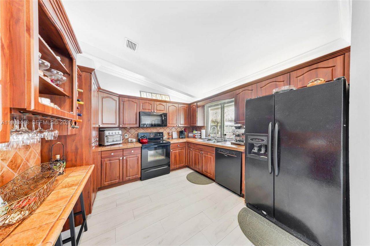 13951 SW 109th St , Miami, FL 33186 Photo